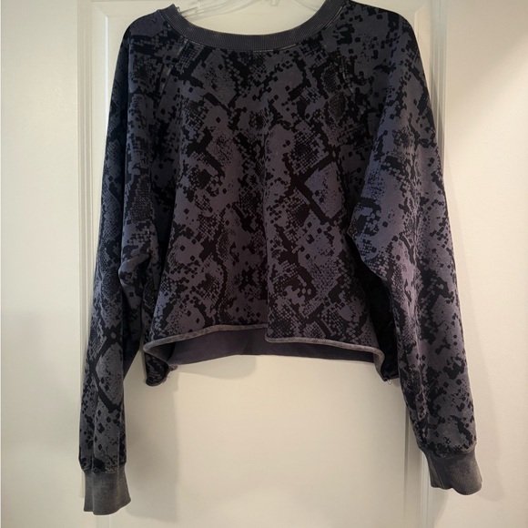 Joylab Snakeskin Patterned Sweatshirt - Picture 2 of 2